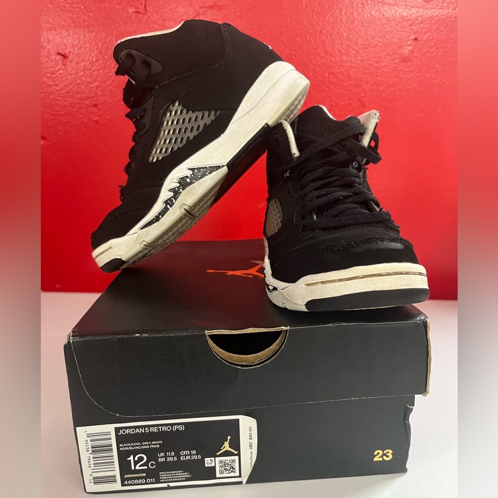 Jordan 5 retro 7.5/10 lot of life left